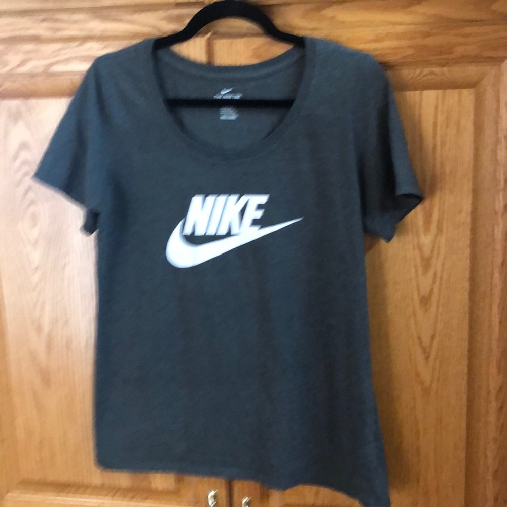 Women’s Nike Shirt